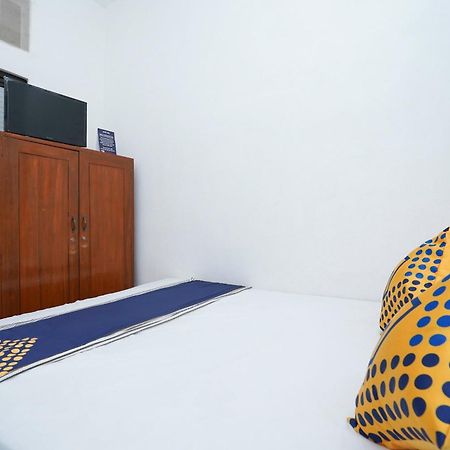 Spot On 2479 Berkah Residence Syariah Gresik Exterior foto