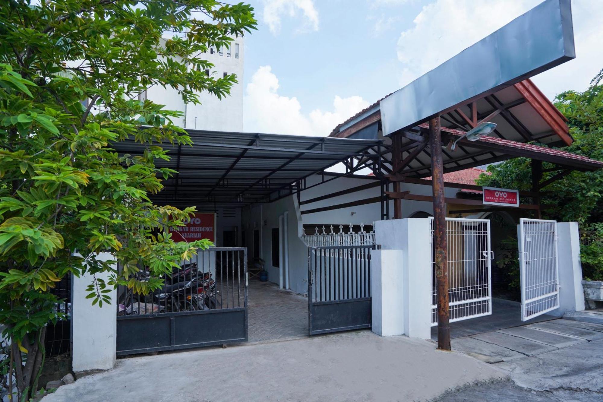 Spot On 2479 Berkah Residence Syariah Gresik Exterior foto